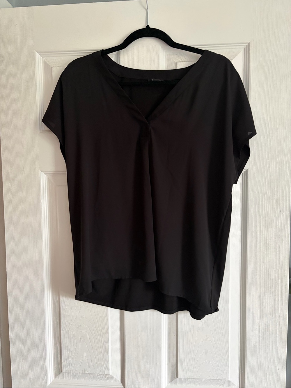 Ann Taylor Black Short Sleeve V-Neck Blouse